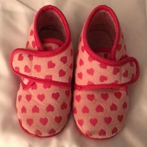 🌺 Pink Heart Slipper Booties